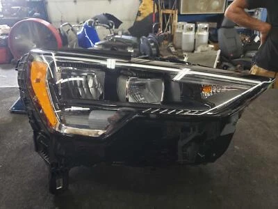 Faro derecho LED 19 20 21 22 AUDI Q3 sin opción 8Q3 Foto 1 de 4