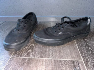 Vans Off The Wall Black Canvas Sneakers Mens Size 6 Womens Size 7.5 EUC - Picture 1 of 7