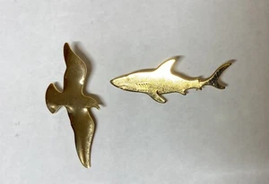 2 GOLD PLATE  Pins, Brooch NAUTICAL, BEACH- Shark, Seagull - Picture 1 of 4