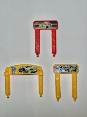 Hot Wheels Super Ultimate Garage Car Wash Signs Replacement Toy Part - Image 1 of 2