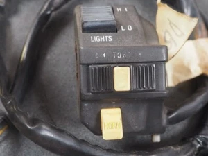 SUZUKI DR800 1992 37400-44B33 LH HANDLEBAR SWITCH  WINKER 12856 - Picture 1 of 7
