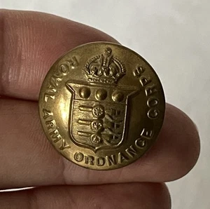 Single 26mm Vintage RAOC Royal Army Ordnance Corps Brass Military Button #301 - Picture 1 of 3