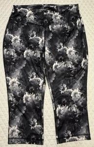 Danskin Now Pants Capri Leggings Medium 8-10 Black White Floral Pull On - Picture 1 of 4