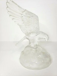 Crystal Eagle standing on frosted base - Picture 1 of 6