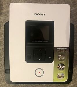 Wielofunkcyjna nagrywarka DVD Sony VDR-MC5 z kablami zasilającymi i AV przetestowana. Biały