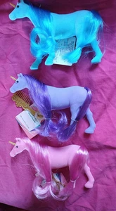 nuevo 3 solo fingiendo unicornio flocado morado. rosa y azul. coleccionables - Imagen 1 de 10
