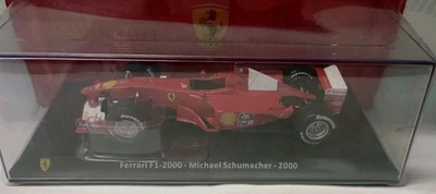 Automodello Ferrari F1 2000 Scala 1:24 Michael Schumacher Rosso con Bacheca IT - Immagine 1 di 3