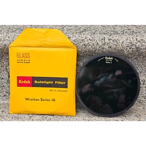 Vintage Kodak Safelight Filter Wratten Series 3 – Circular 5 1/2" Glass - Picture 1 of 4