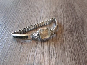 VINTAGE CRAWFORD 17 JEWELS LADIES WATCH PARTS OR REPAIR - Picture 1 of 3
