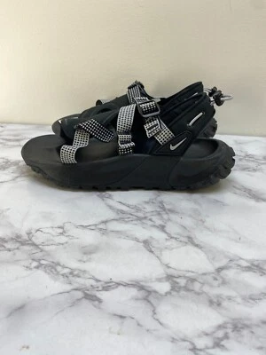 耐克女式 Oneonta Trail 黑色肩带凉鞋 7 码 — 第 1/4 张图片