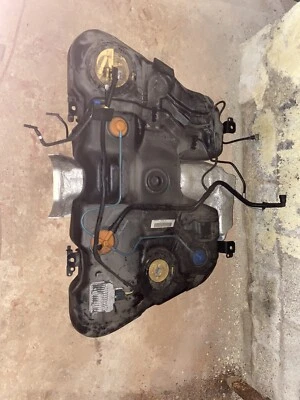 Volvo S60 2013 tanque de combustible con bomba de combustible 31355935 2014 2015 2016 2,5 t 55 k millas Foto 1 de 2