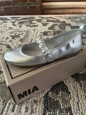 Mia Uliana Maryjane - Imagem 1 de 4