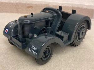 1/16 scale G&M Originals David Brown RAF Tug tractor tracteur traktor ltd ed - Picture 1 of 11