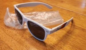 Weiße SURFSIDE Eistee Wodka SONNENBRILLE brandneu - Bild 1 von 5
