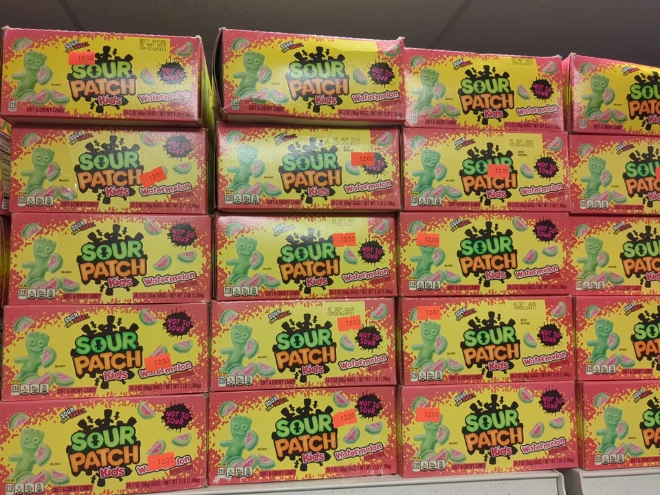 Caramelos suaves y masticables de sandía SOUR PATCH KIDS, caramelos a granel, bolsas de 24 - 2 oz  Foto 1 de 1