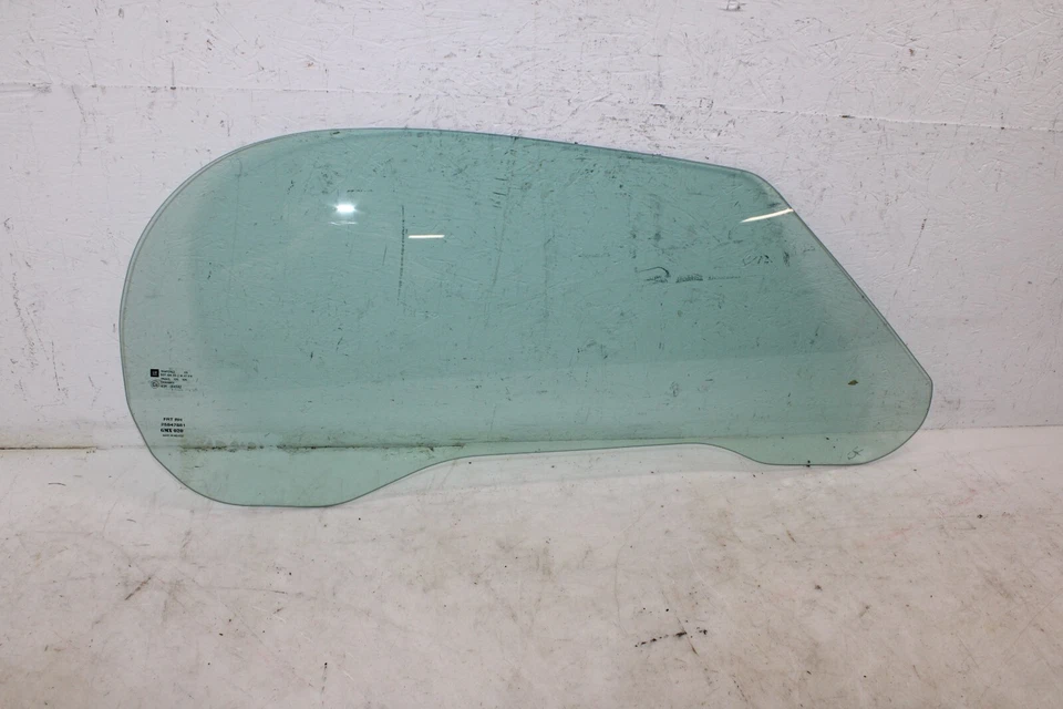 Vidrio ventana puerta derecha Saturn Sky 2007-2010 OEM KW5 Foto 1 de 4