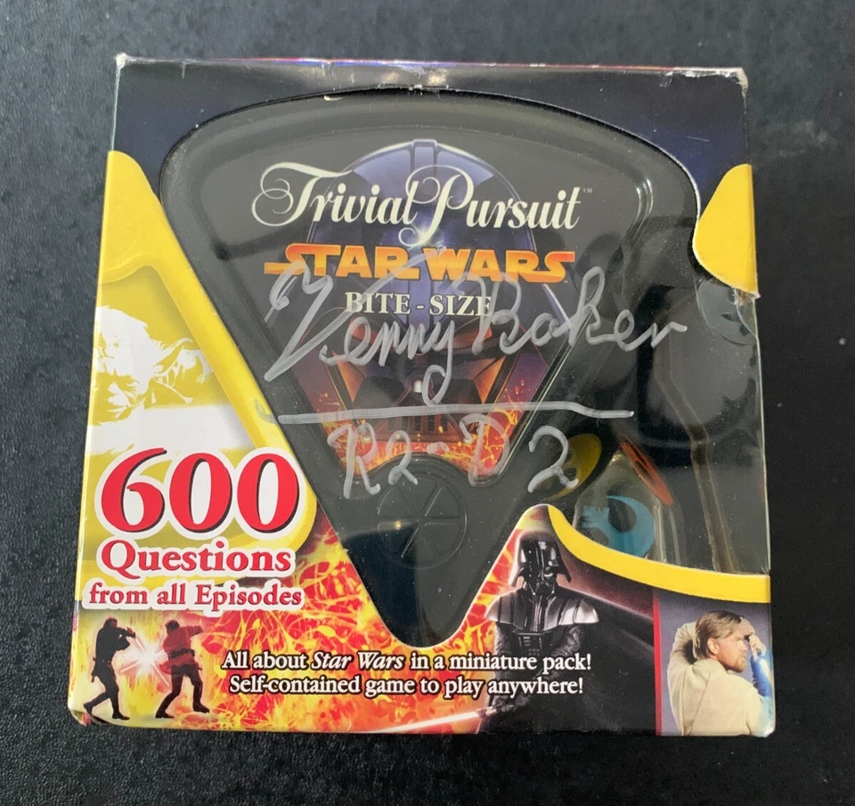 Star Wars Trivial Pursuit Bite Size 600 Questions From All Episodes 2005 Signed - Image 1 of 4