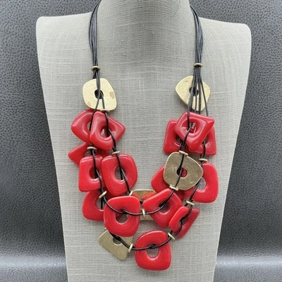 Collar Chico's Distintivo Resina Roja Tono Dorado Babero Geométrico Multi Hilo Foto 1 de 4