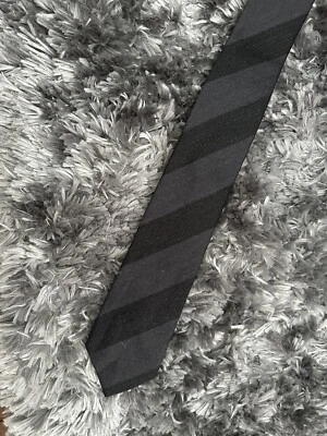 Corbata Keneth Cole Reaction para hombre, 2,5” de ancho, gris, 71 % seda 29 % viscosa Foto 1 de 4