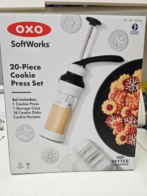 Juego de prensa de galletas OXO SoftWorks 20 piezas (1) prensa de galletas (1) estuche de almacenamiento (18) discos Foto 1 de 2