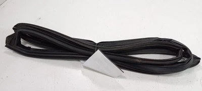 Резиновое уплотнение для двери заднего правостороннего пассажира Subaru Tribeca 2010 2011 2012 2013 годов выпуска - Изображение 1 из 4