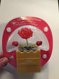 NUEVO Sol Solar Danzante Rosa Roja Flor San Valentín Día Bronceado Olla Cabeza de Bobble Juguete - Imagen 1 de 4