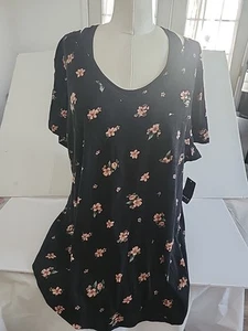 TORRID Dark Floral Relaxed Heritage Slub V-Neck Pocket Tee NWT Size 2X - Picture 1 of 7