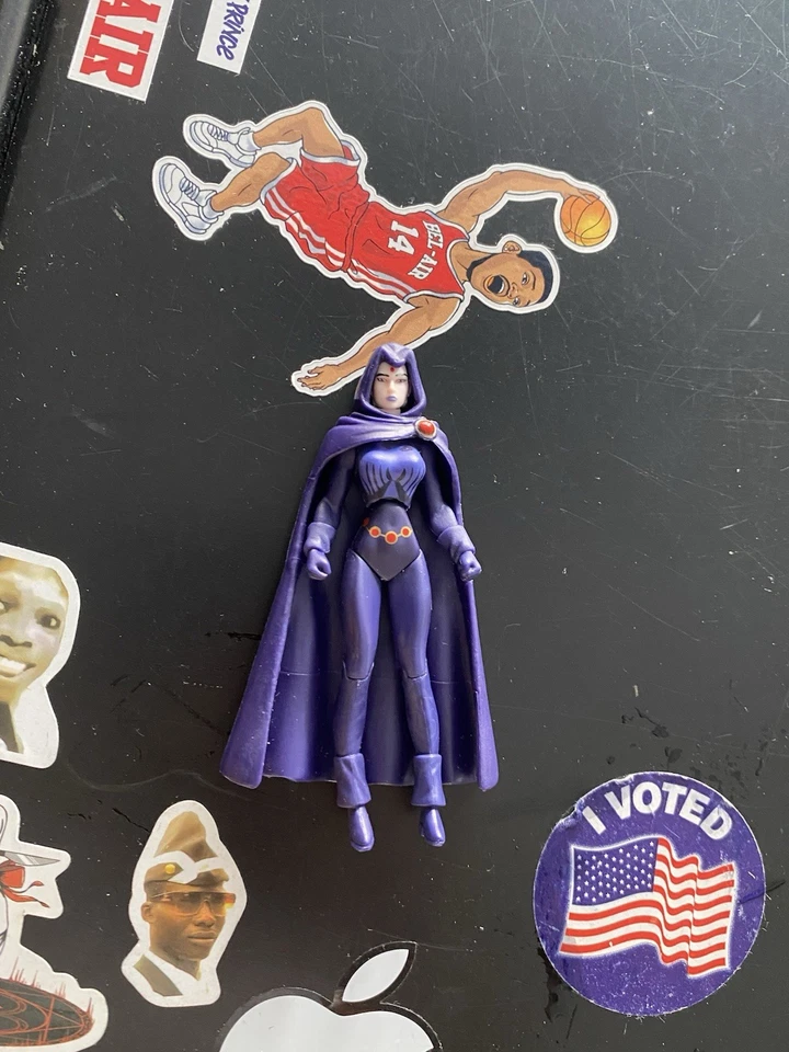 Boneco de ação DC Universe Infinite Heroes Crisis Raven 3,75” Teen Titans - Imagem 1 de 1