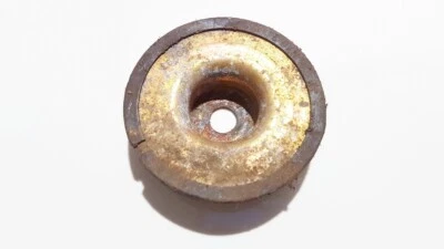 Soporte guía delantero derecho Volkswagen Golf 1995 usado, original #973225-01 Foto 1 de 2