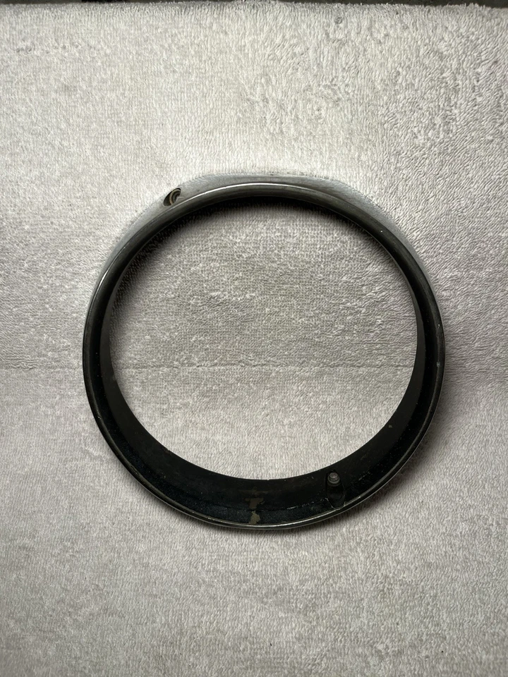 Bisel de faro cromado Mopar 1971 Plymouth Cuda Foto 1 de 4