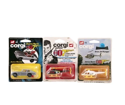 Lote de Vehículos Helicópteros y Aston Martin D.B.5 Corgi Jr. James Bond De Colección  Foto 1 de 4