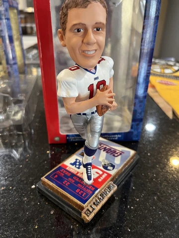 New York Giants NFL Eli Manning action bobblehead White uniform Cover