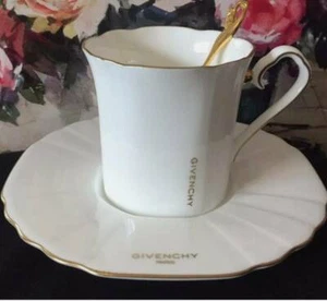 Givenchy Kaffeetasse Teetasse mit Untertasse Seltener Artikel Versand mit Sendungsverfolgung nein - Bild 1 von 3
