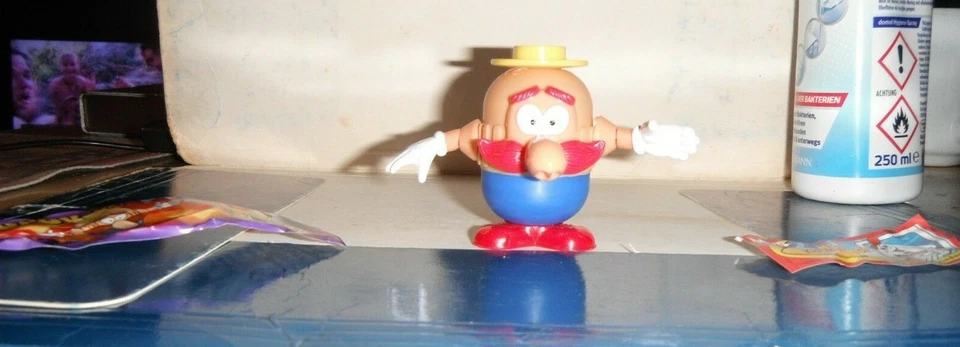 Ü-Ei Figur: Popoy (gelb) und Popoy  Mit Informationszettel (ca 1990 bis 2010) - Bild 1 von 4