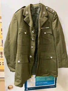 AUSTRALIAN ARMYSERVICE DRESS FOR A LTCOL VIETNAM VETERAN. OBSOLETE - Picture 1 of 2