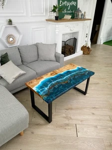 48" x 24" Ozean Epoxidharz Tisch | Live Edge Couchtisch | Strandstil Nussbaum - Bild 1 von 6