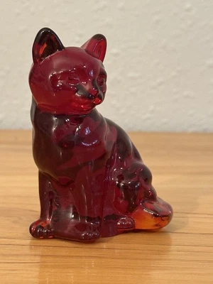 Fenton ruby red sitting glass cat figurine handmade -  3.75x3 - Image 1 of 4