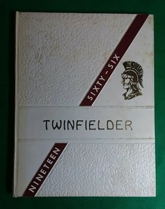 Anuario escolar Twinfield (VT) 1966 ""The Twinfielder"" Marshfield Plainfield - Imagen 1 de 8