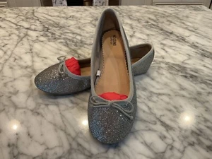 Mossimo Silber Glitzer Ballerinas, runde Spitze mit Schleife 8,5M - Bild 1 von 2