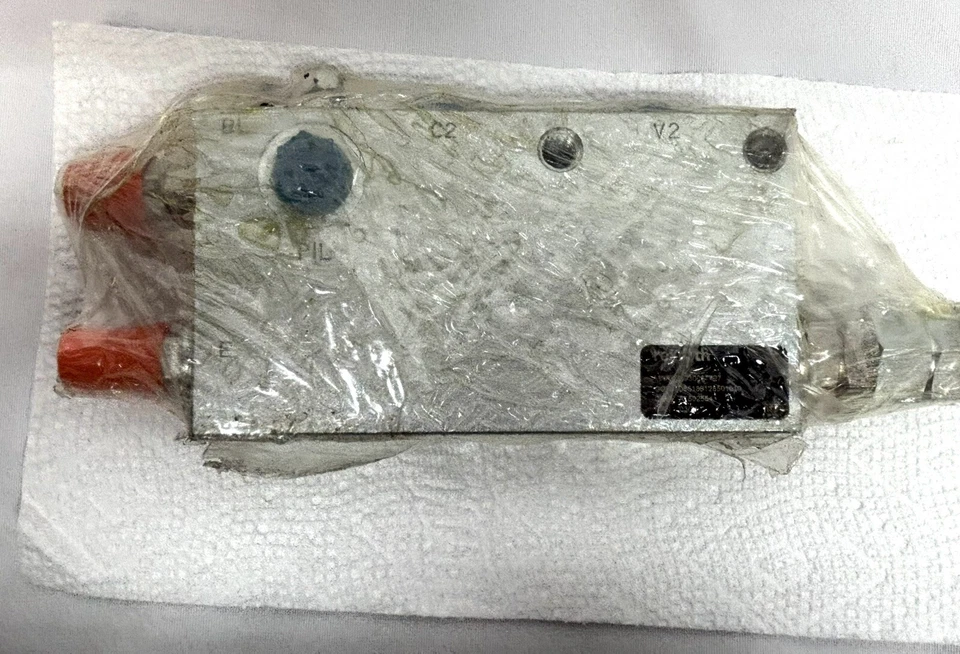 Válvula de control accionada hidráulicamente John Deere AT502554, R930081427, nueva Foto 1 de 4