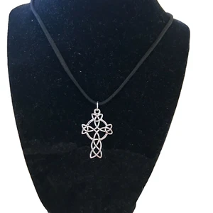 Halskette mit keltischem Kreuz und Anhänger von CurlanceCreations - Bild 1 von 4