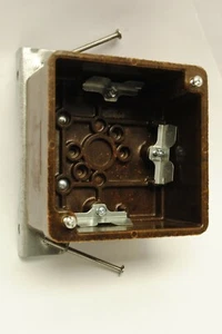T&B 4000-N Non-Metallic 4-5/16 Sq Switch/Outlet Box Nail-On Bracket UL New - Picture 1 of 9
