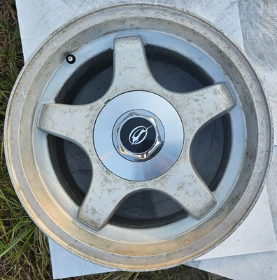 Llanta única (1) Chevrolet Impala SS 1994 1995 1996 17" genuina OEM con tapa Foto 1 de 4