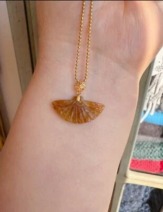 Small Fan Shape Brown 18k Gold jade jadeite pendant - Picture 1 of 3