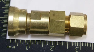 Swagelok B-QC8-B-810 Brass Instrumentation Quick Connect Body NEW Bulk - Picture 1 of 3
