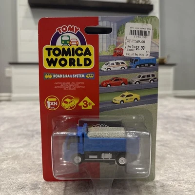 Camión de volteo Tomy Tomika World azul TW-09 - escala 1:59 - alimentado por batería *RARO NUEVO Foto 1 de 3