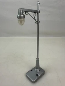 MTH O Scale Silver Street Light Lamp Post - Picture 1 of 2