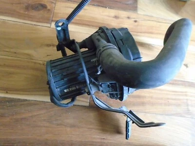 2001 -2002 SATURN SL2 SL1 SC2 SC1 SECONDARY AIR INJECTION PUMP ( SMOG ) - Image 1 of 4