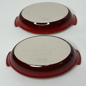 2 piatti da forno singoli ovali Le Creuset Petite 6 oz Au Gratin gres rosso - Foto 1 di 10