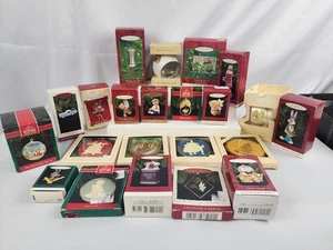 Riesiges Vintage Lot von Punzen Andenken ORNAMENTE alle in Schachteln Neu aus altem Lagerbestand? - Bild 1 von 8